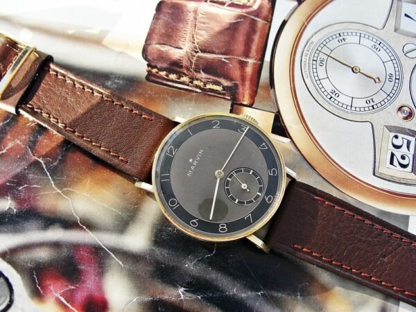 Beautiful bicolor bauhaus 14k gold Marvin watch from the 1940s - Image 7