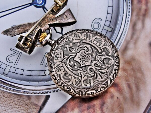 Nice silver nun's pocket watch with badge from the 1800s. - Image 10