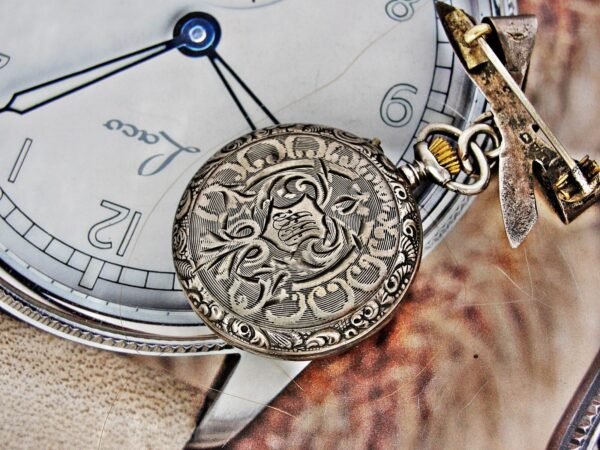 Nice silver nun's pocket watch with badge from the 1800s. - Image 8