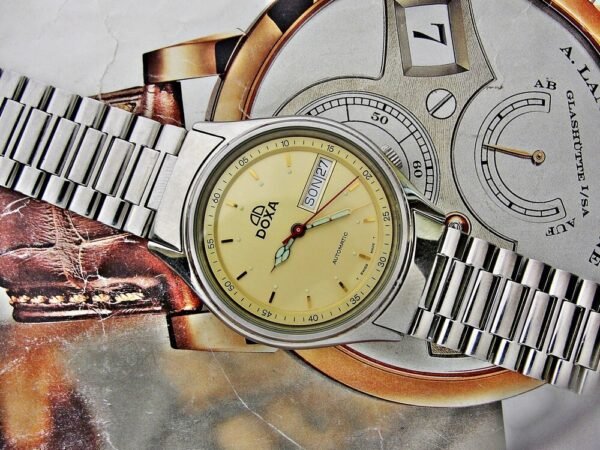 Nice steel automatic Doxa watch from the 1980s. - Image 17