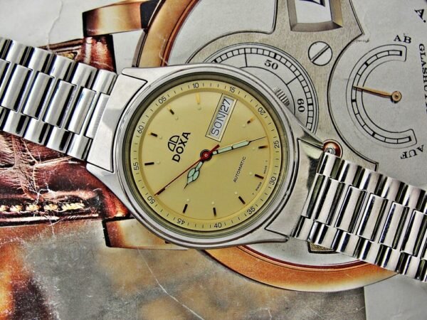 Nice steel automatic Doxa watch from the 1980s. - Image 19