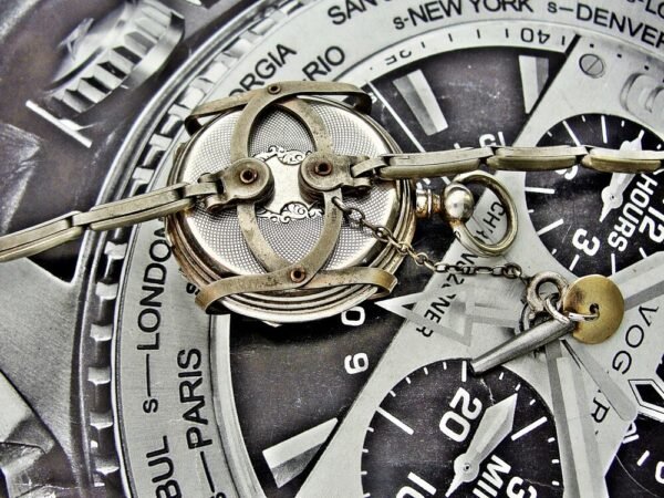 A rare nun's watch with a silver key from the 1800s that can be worn on the arm. - Image 14
