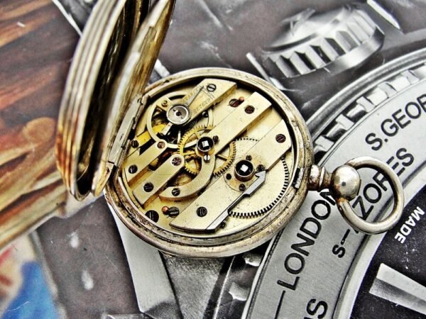 A rare nun's watch with a silver key from the 1800s that can be worn on the arm. - Image 15