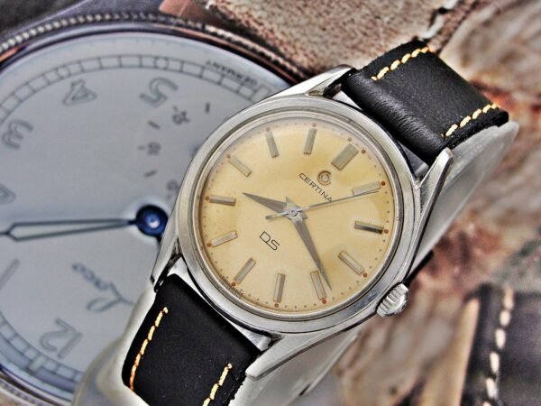 Beautiful Beautiful steel Certina DS-1 tortoise back watch from the 1960s.
