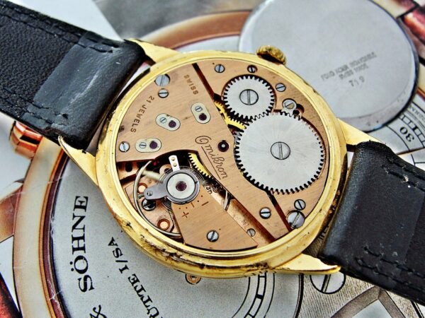 Beautiful Omikron Swiss watch from the 1960s. - Image 12