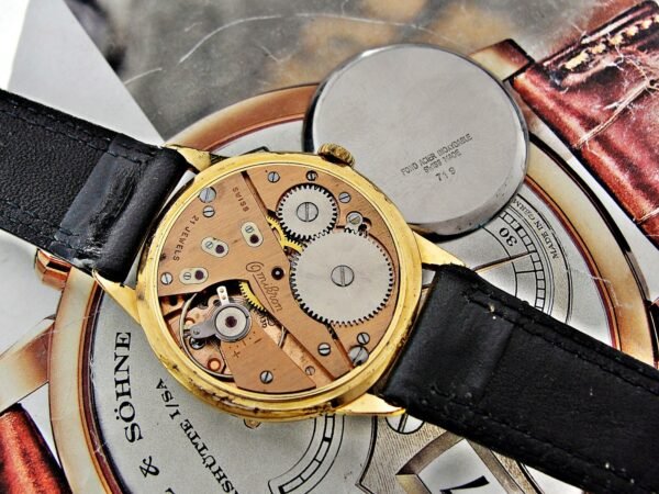 Beautiful Omikron Swiss watch from the 1960s. - Image 20
