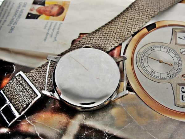 Nice bicolor dial Helvetia watch from the 1930s. - Image 14
