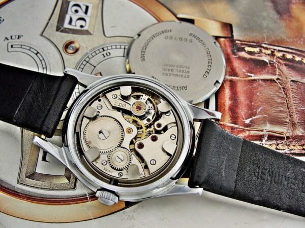 Rare Swiss Tell watch with label from the 1950s. Very nice dial, very nice case. - Image 17