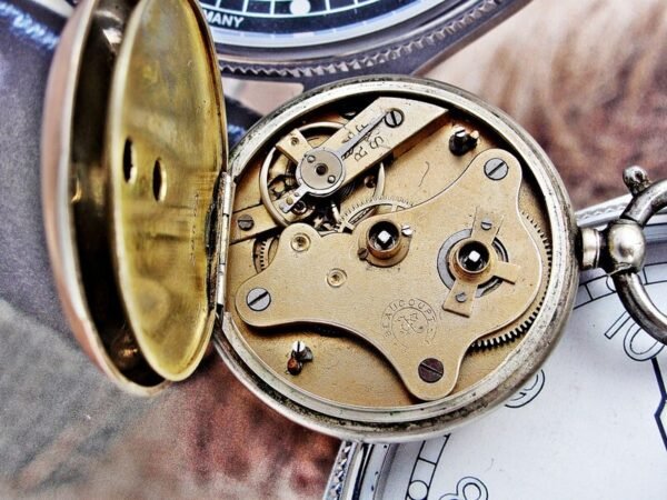 Rare silver pocket watch with key from the 1800s. - Image 17