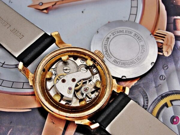 Nice Janox mechanical watch from the 1950s - Image 14