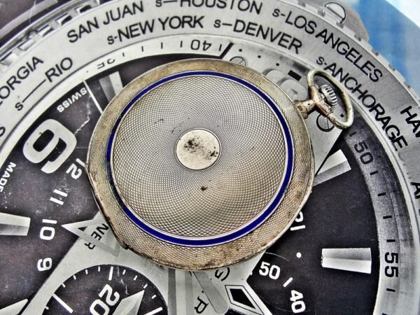 A nice silver pocket watch with a flower motif from the early 1900s. - Image 12