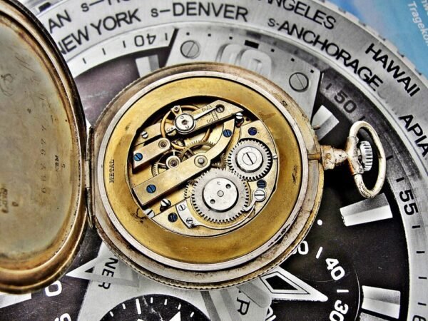 A nice silver pocket watch with a flower motif from the early 1900s. - Image 14