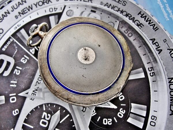 A nice silver pocket watch with a flower motif from the early 1900s. - Image 10