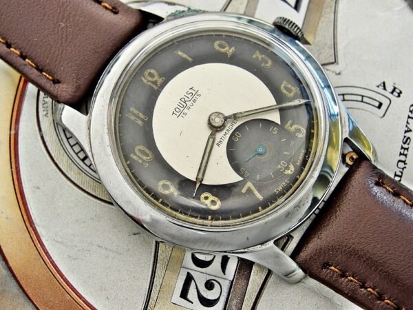 Nice bicolor dial Tourist watch from the 1950s - Image 13