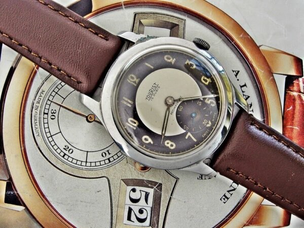 Nice bicolor dial Tourist watch from the 1950s - Image 3