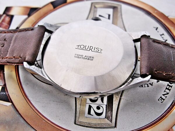 Nice bicolor dial Tourist watch from the 1950s - Image 24