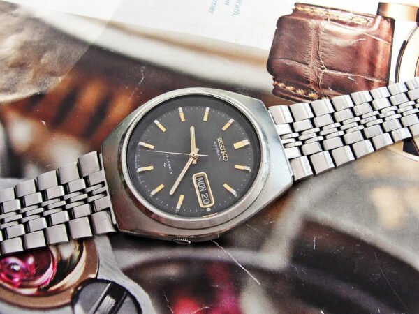 Nice large steel Seiko automatic watch from the 1970s - Image 12