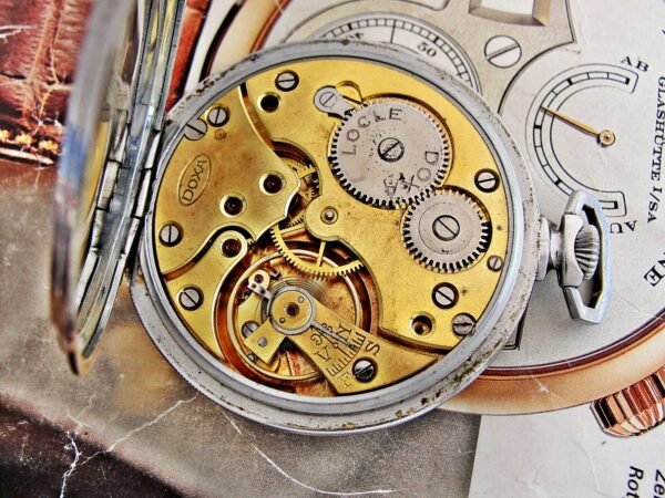 Beautiful hand-painted Doxa Locle erotic pocket watch from the 1940s. - Image 15