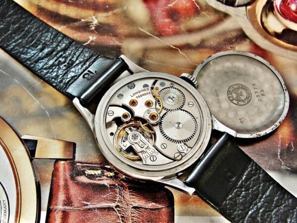 A very nice steel case Longines watch from 1947 - Image 14